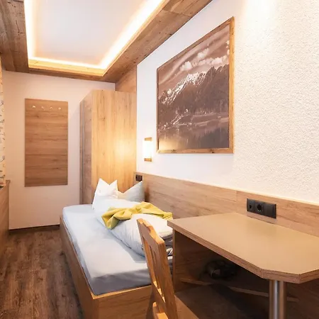 Aparthotel Platzergasse 3*